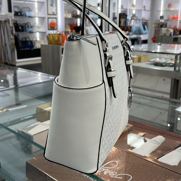 Michael Kors Charlotte Large Logo and Leather Top-Zip Tote Bag
Optic White 
NWT - Picture 12 of 16